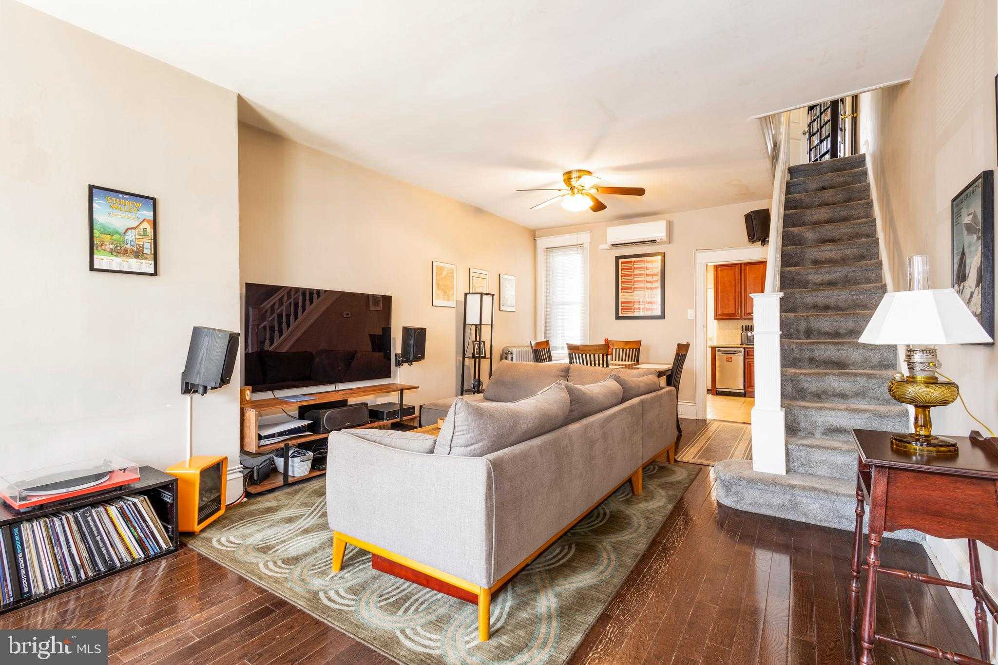 2632 E Venango St photo 4