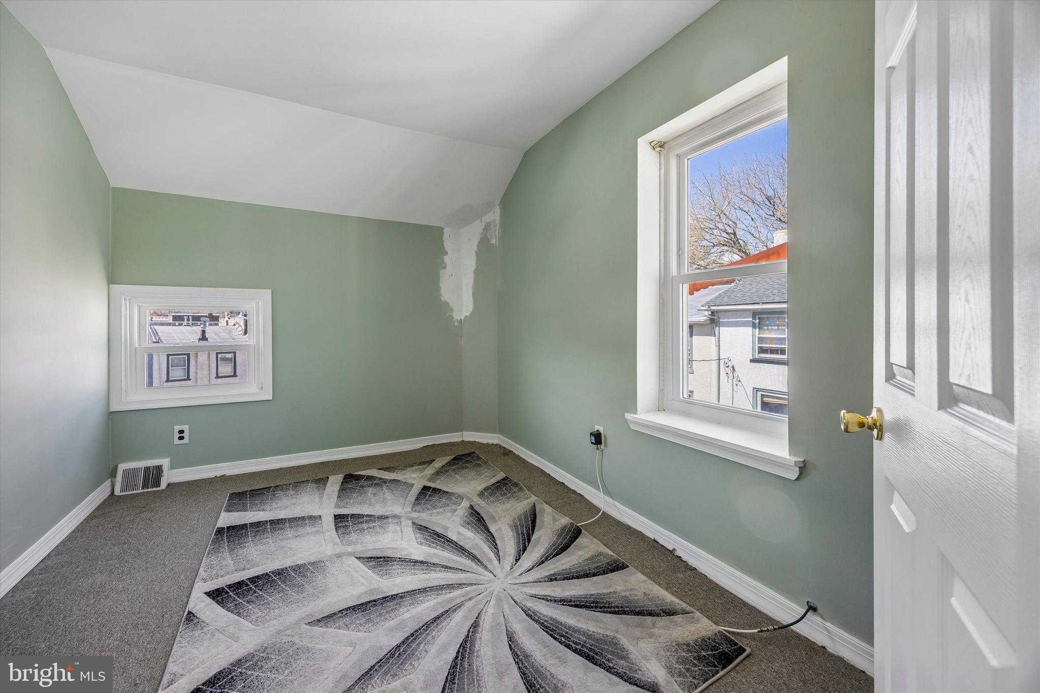 145 Conarroe St photo 23