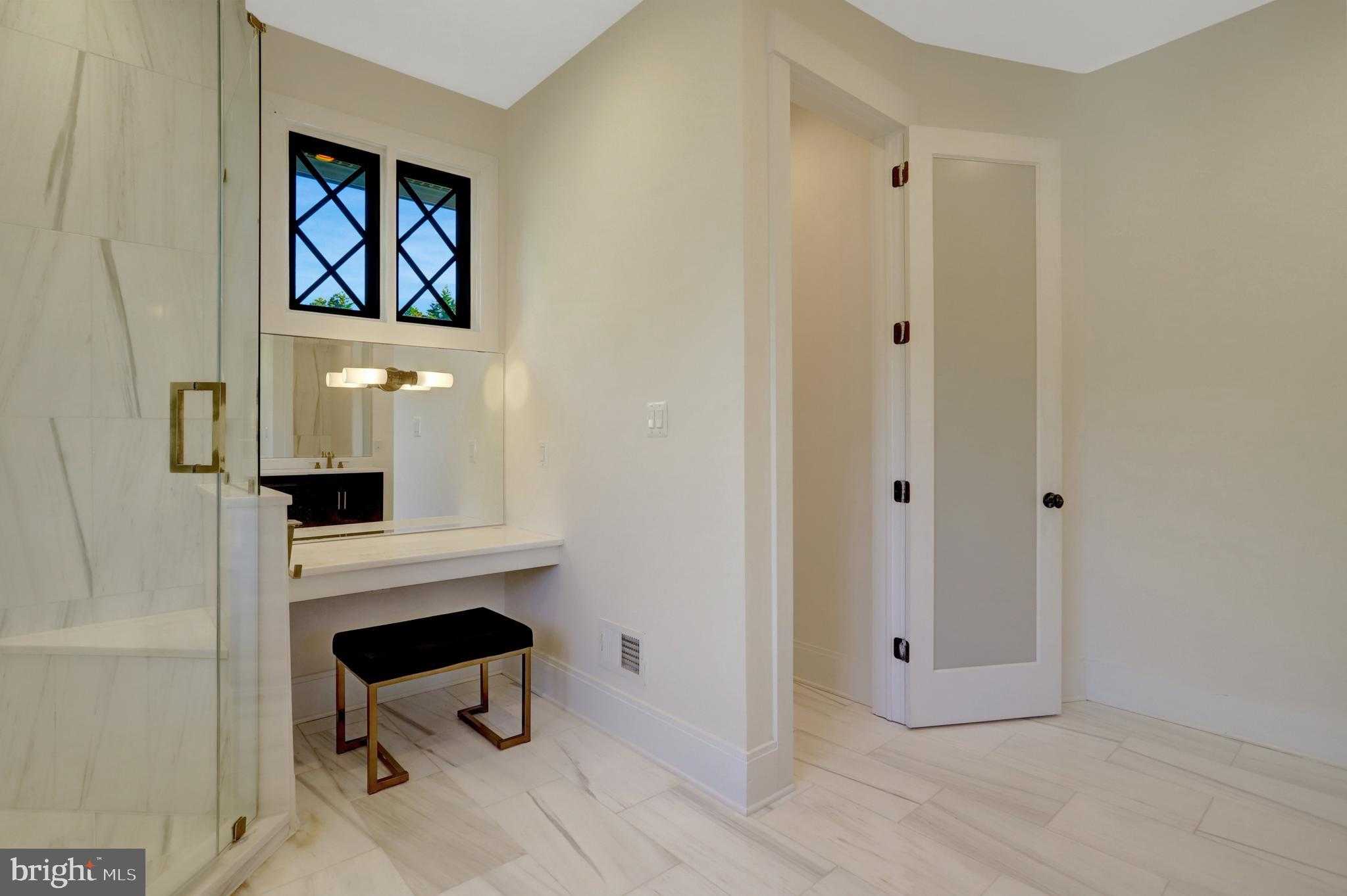 710 N Highland St photo 32