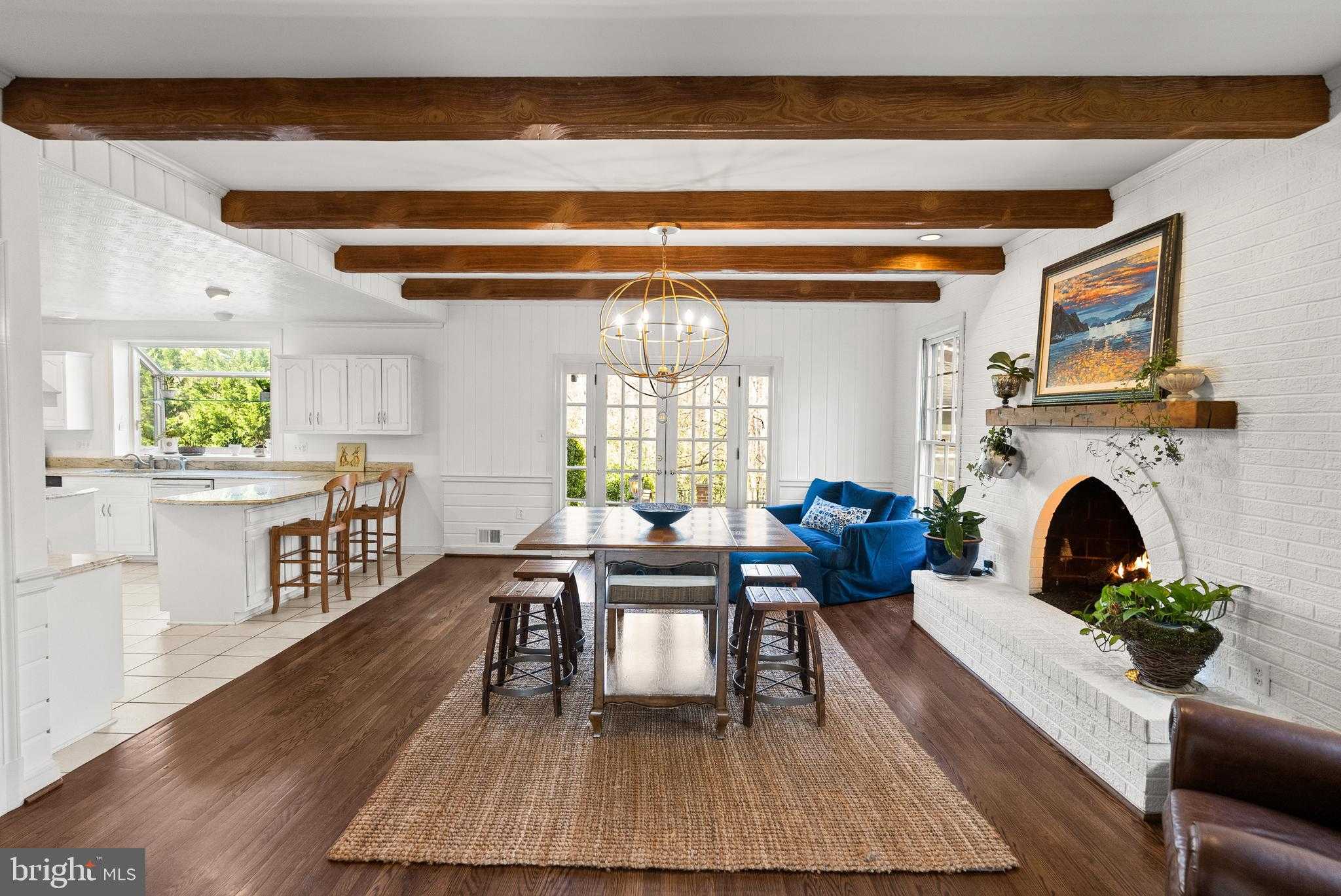 644 Live Oak Dr photo 4