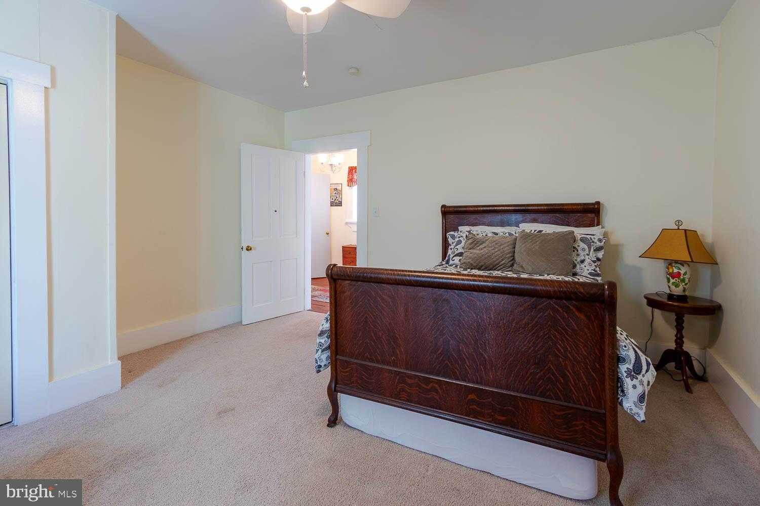 320 E Bishop St photo 12