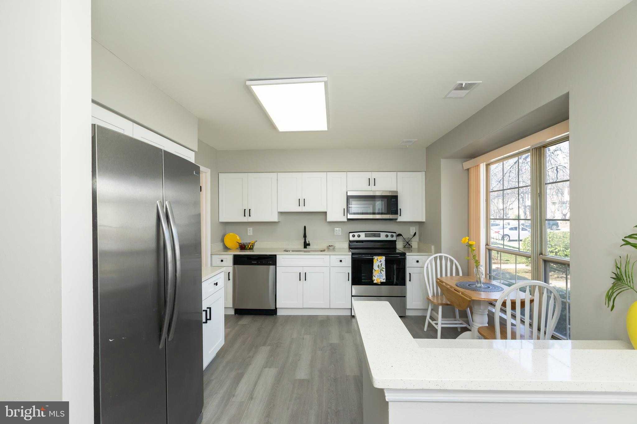 5895 Rowanberry Dr photo 5