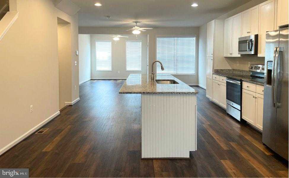 12113 Bowling Farm CT photo 7