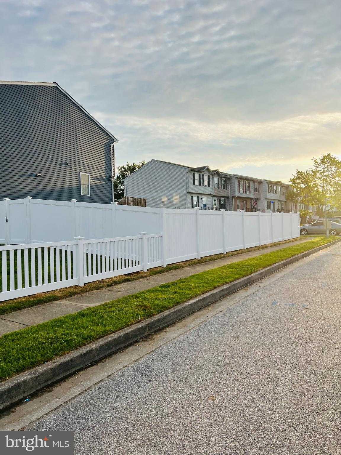 639 Kittendale Rd photo 2