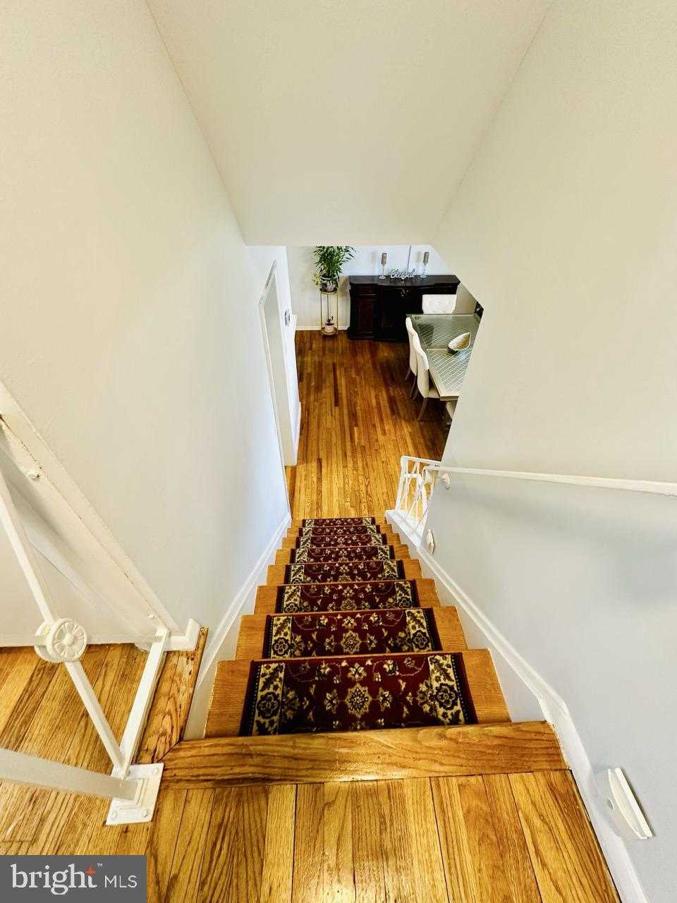 605 Zell CT photo 16