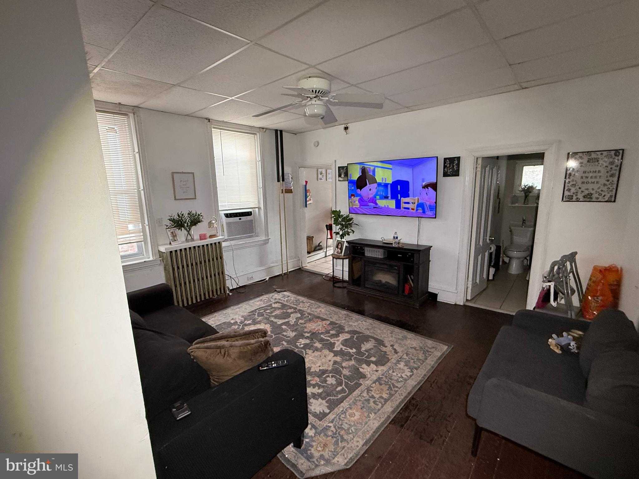 558 Stanbridge St photo 11