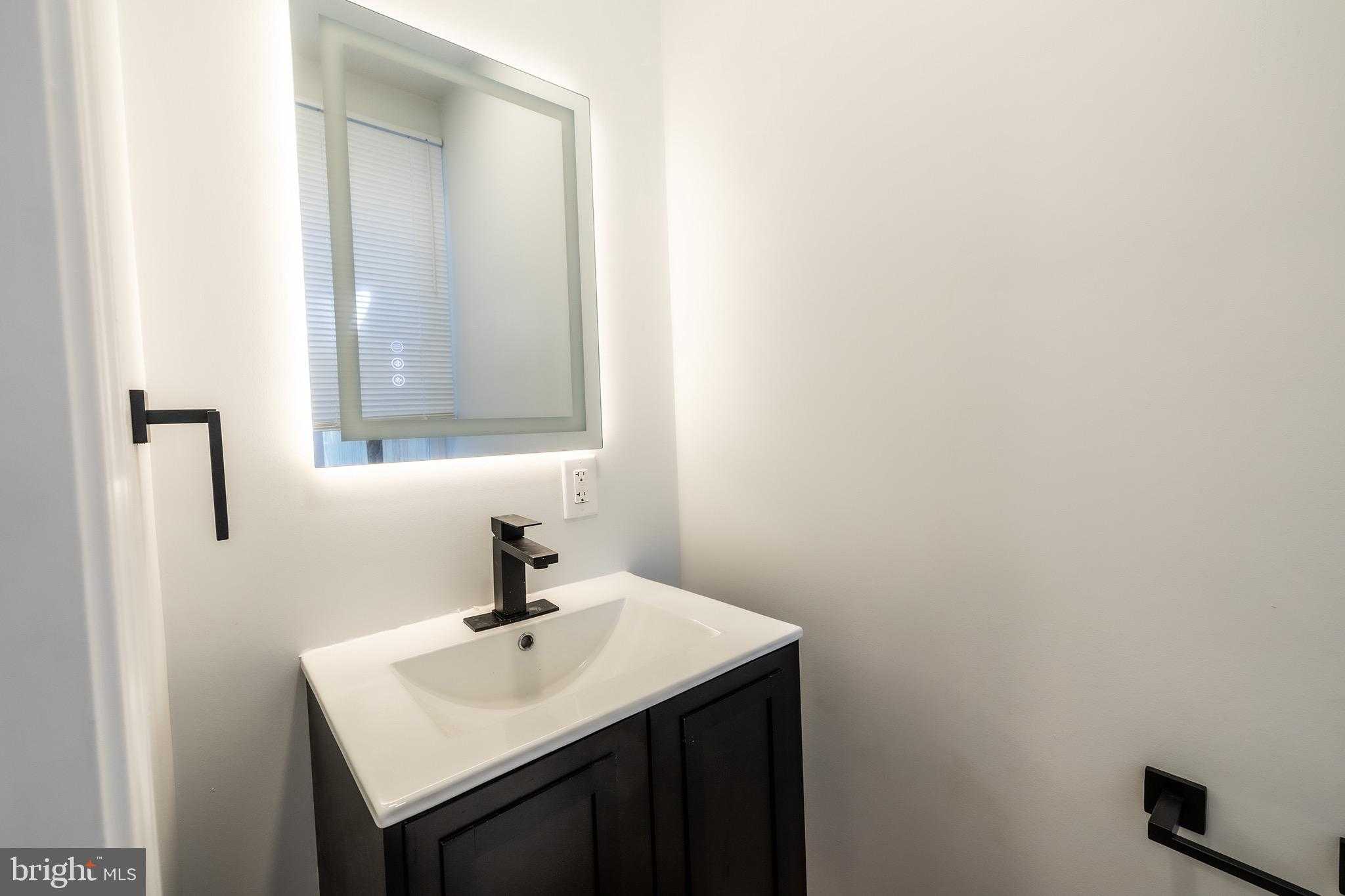 2811 N Bonsall St photo 8