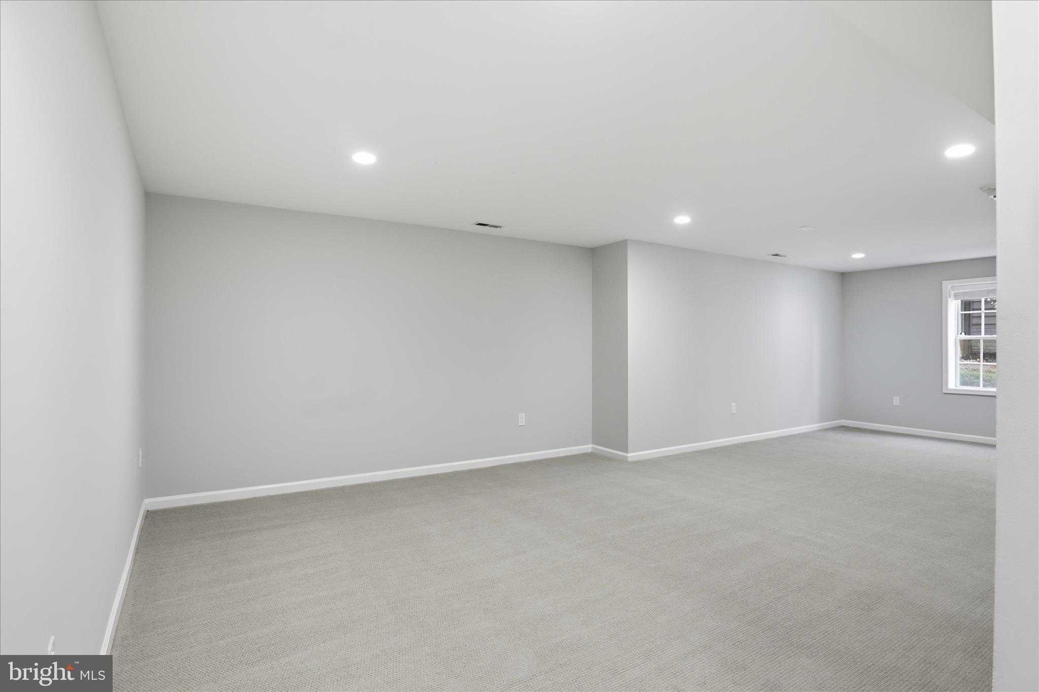 1633 S Taylor St photo 34