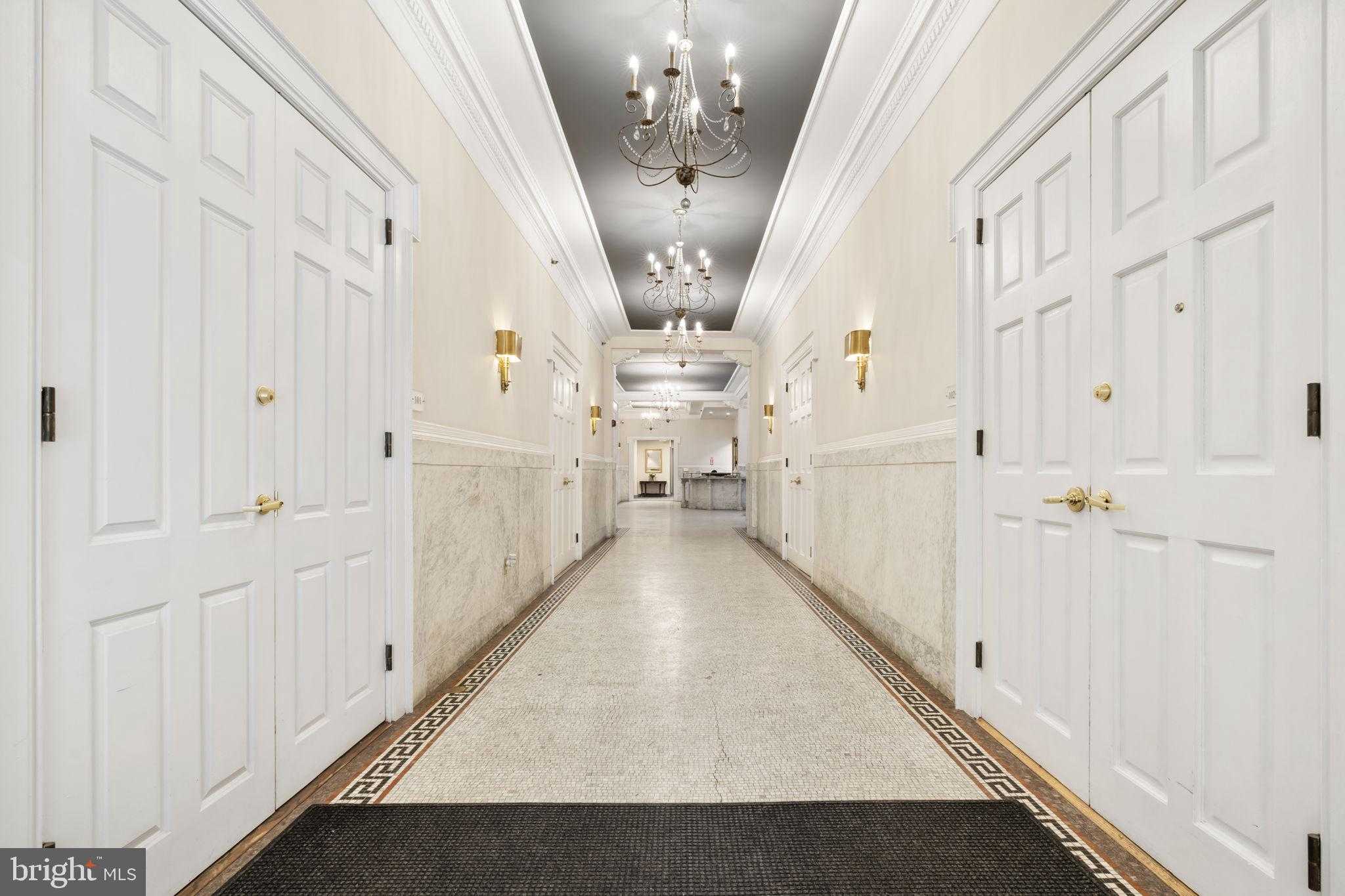 1811 Chestnut St Apt 404 photo 2