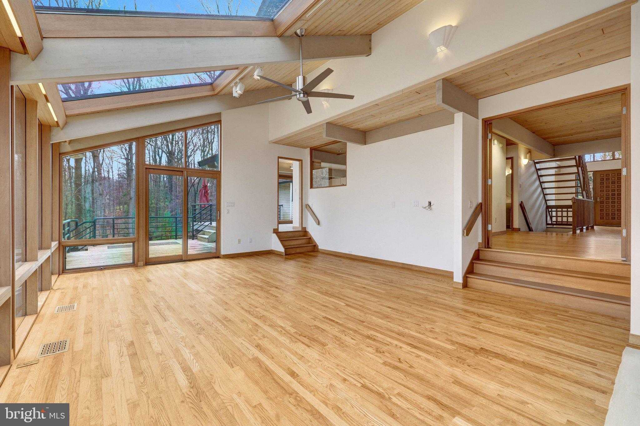 8620 Polk St photo 12