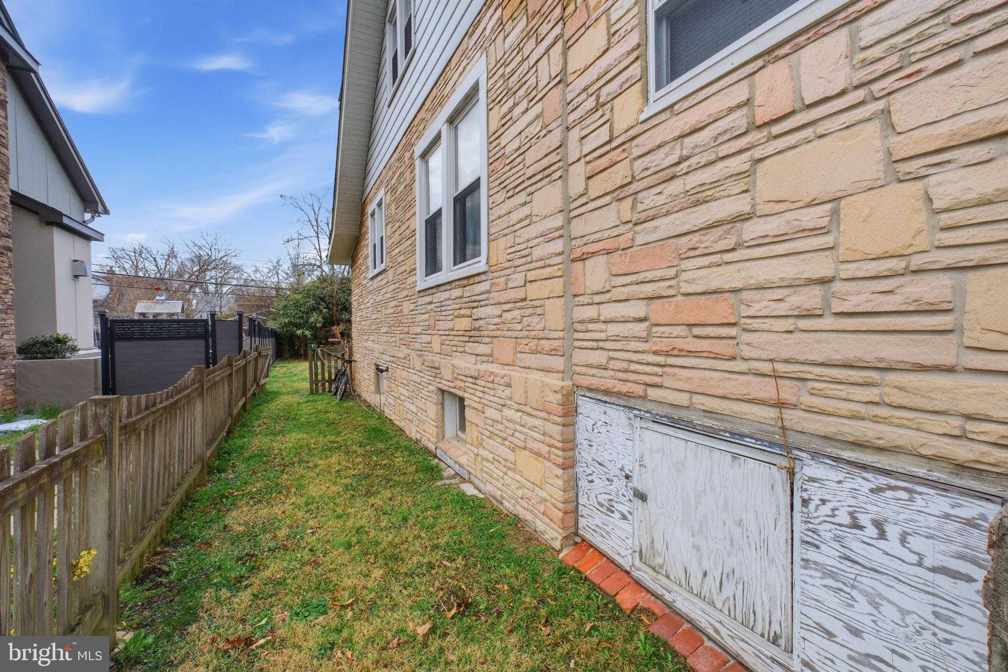 714 18th St S photo 22