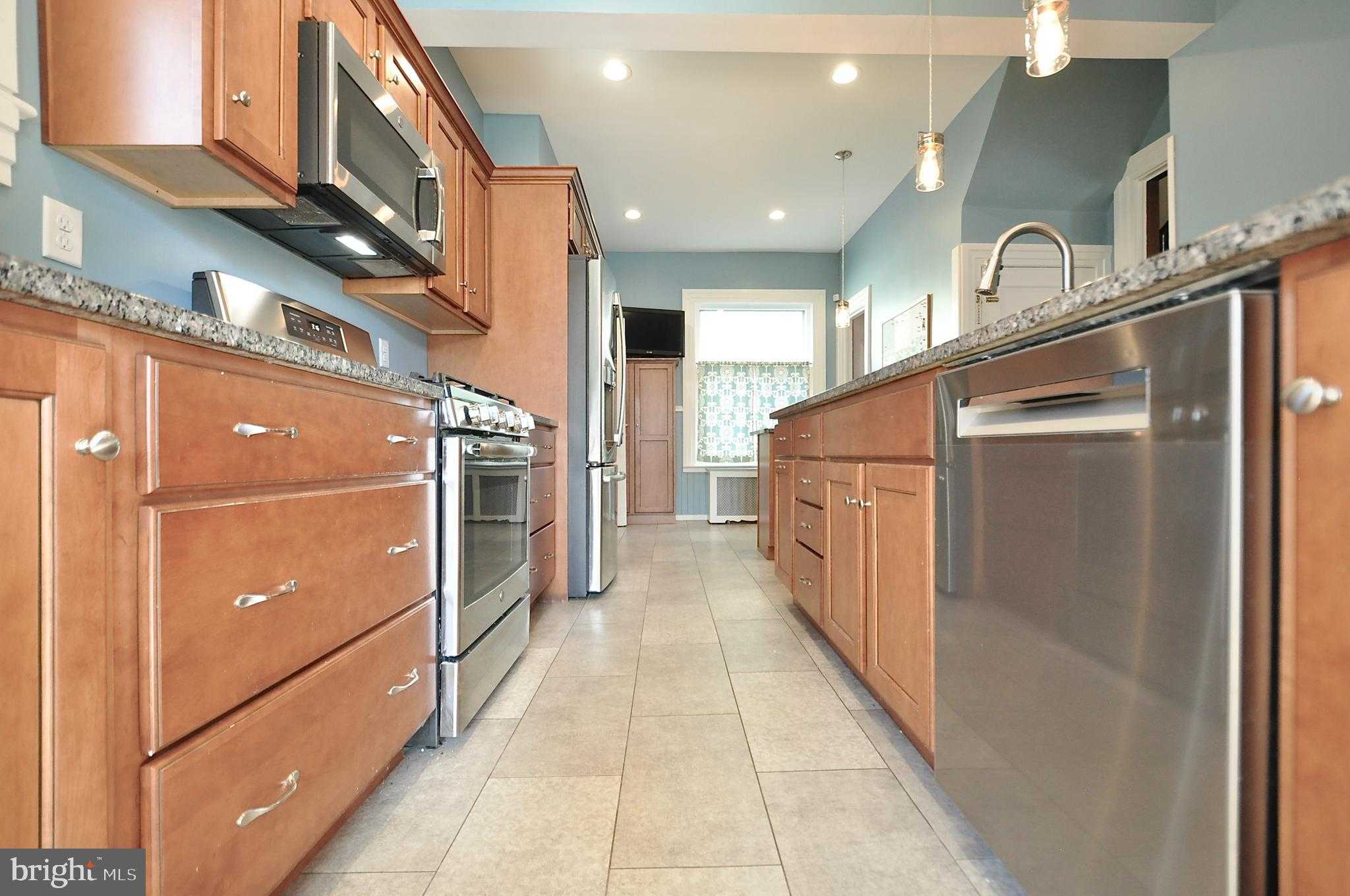 325 E Linn St photo 15