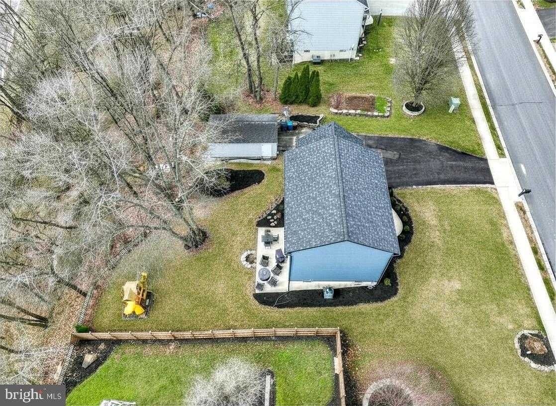 140 Burberry Ln photo 6