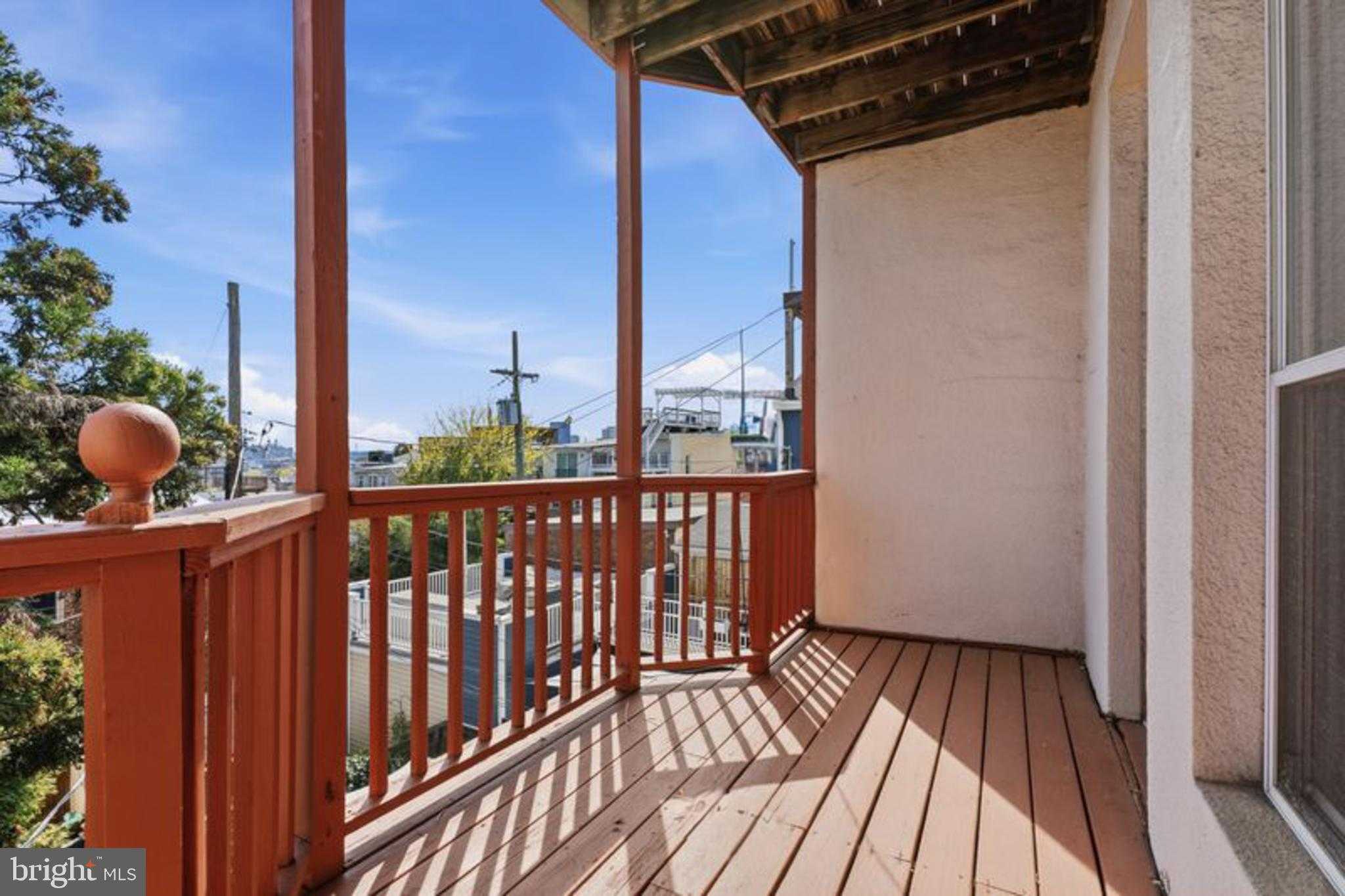 2033 E Pratt St photo 23