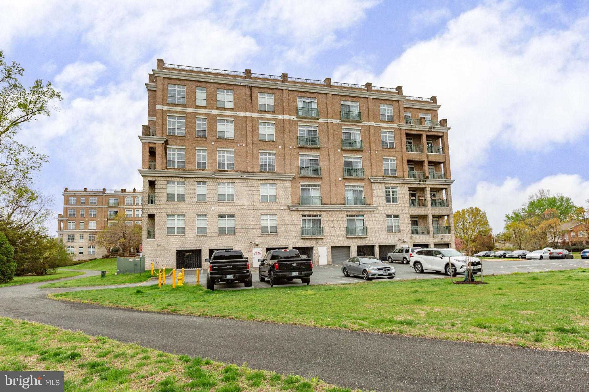 820 Belmont Bay Dr Apt 401 photo 50