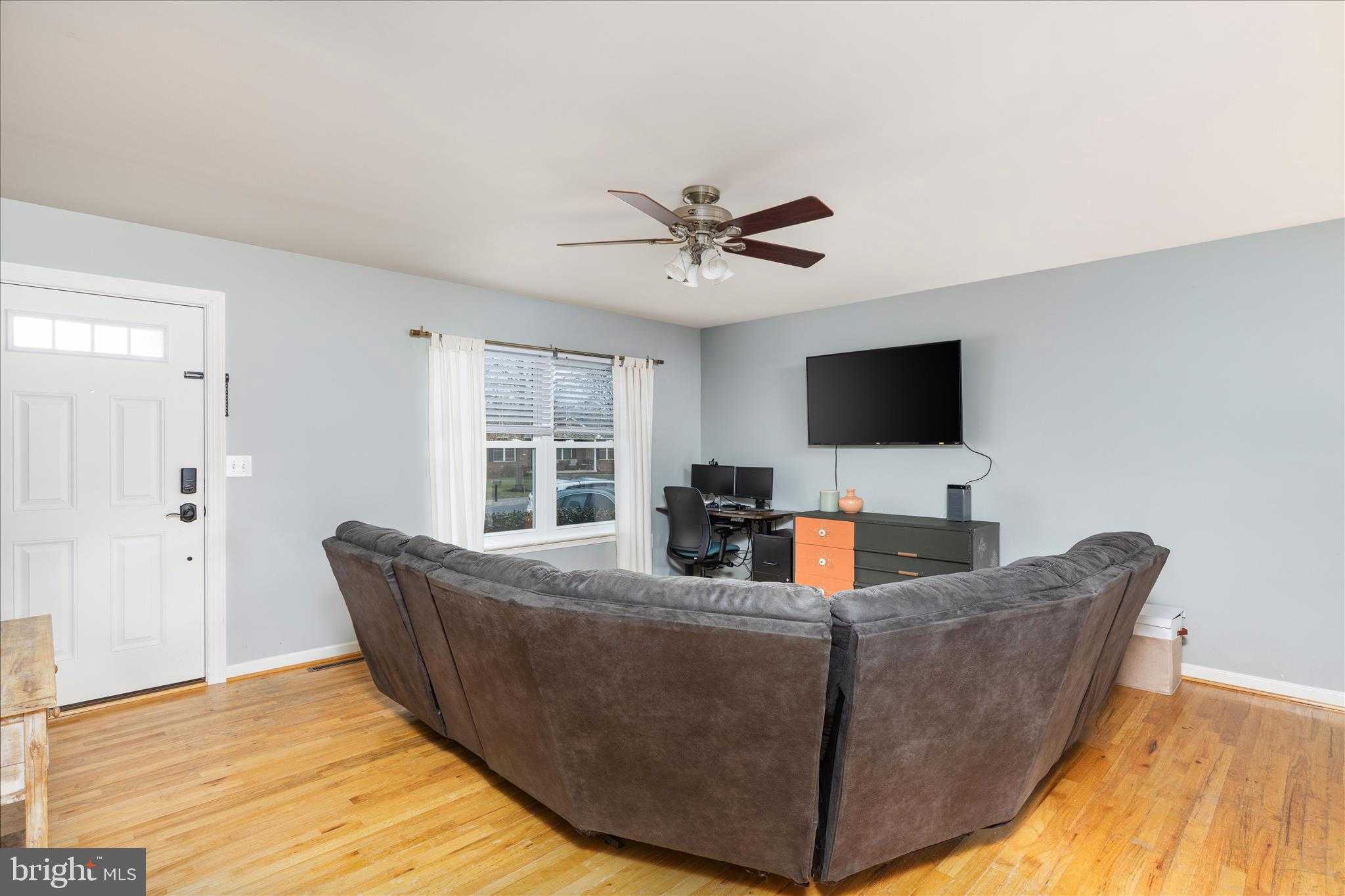 1112 Ashby St photo 4