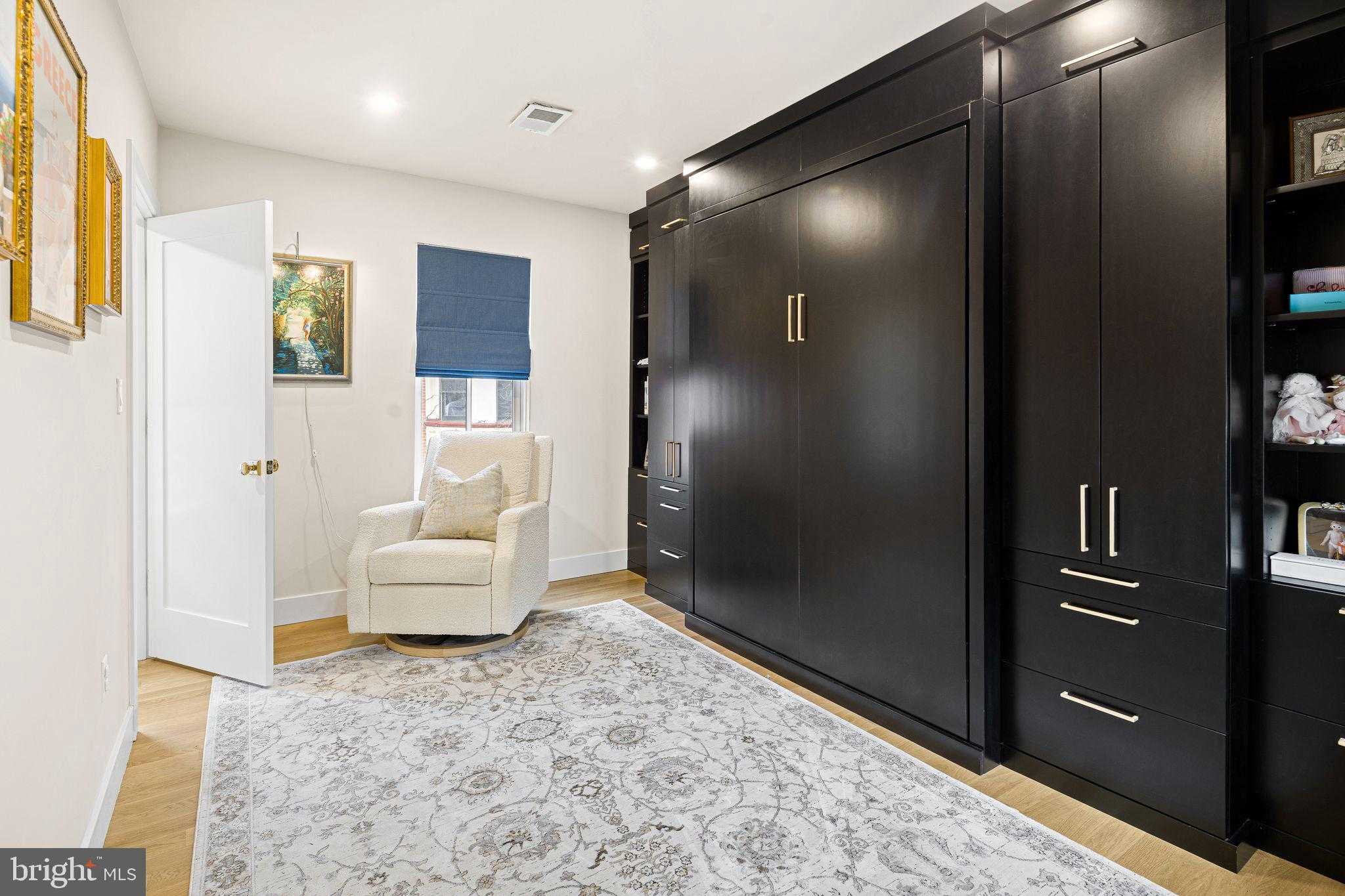 2314 Madison Sq photo 28