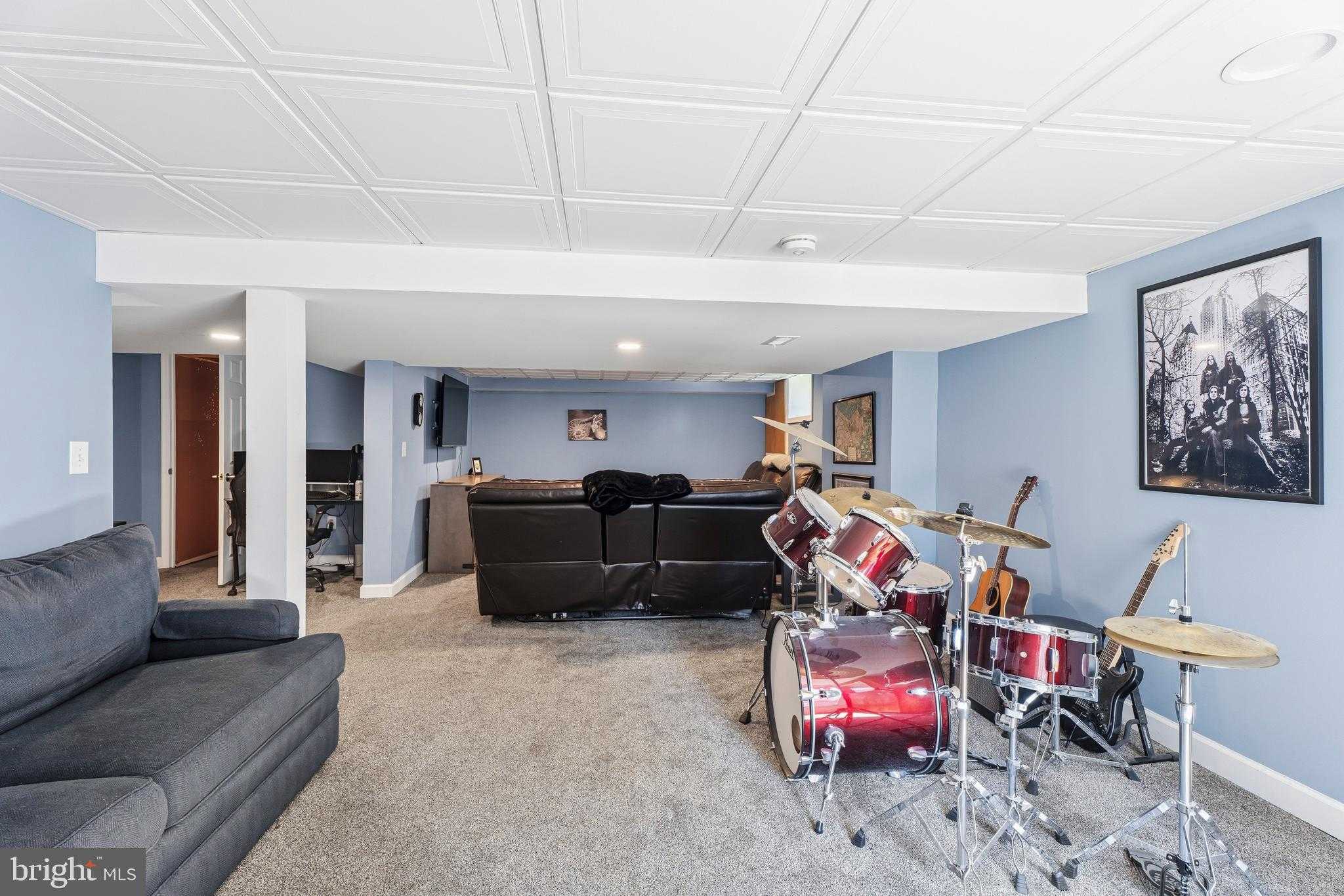 935 Litchfield Rd photo 30