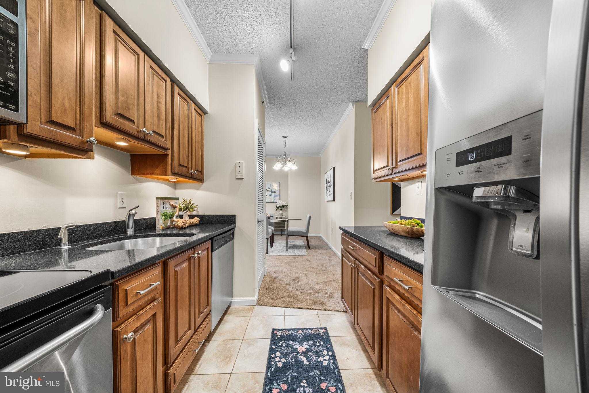 1211 S Eads St Apt 1305 photo 7