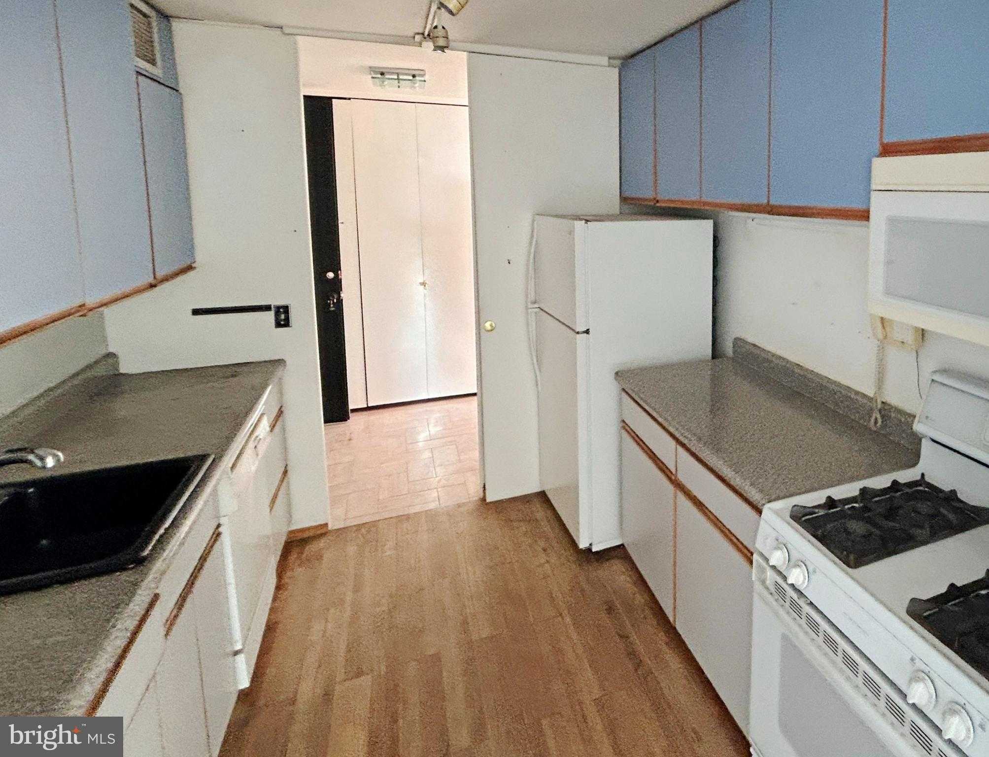 4000 N Charles St Apt 1510 photo 11