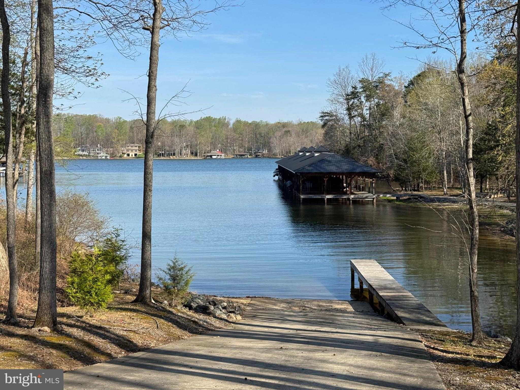 57 Lighthouse Dr photo 2