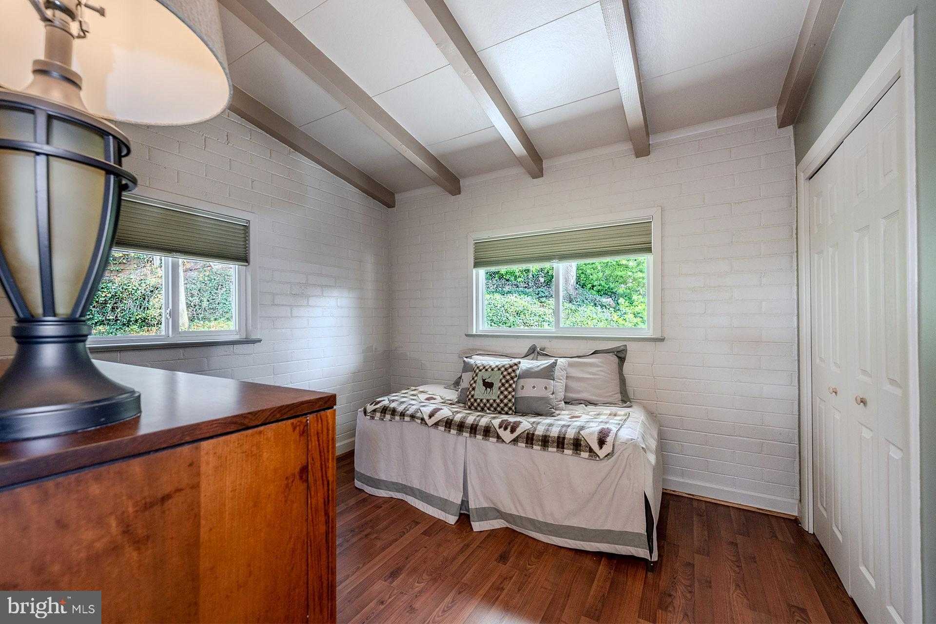 2904 Farmington Dr photo 17