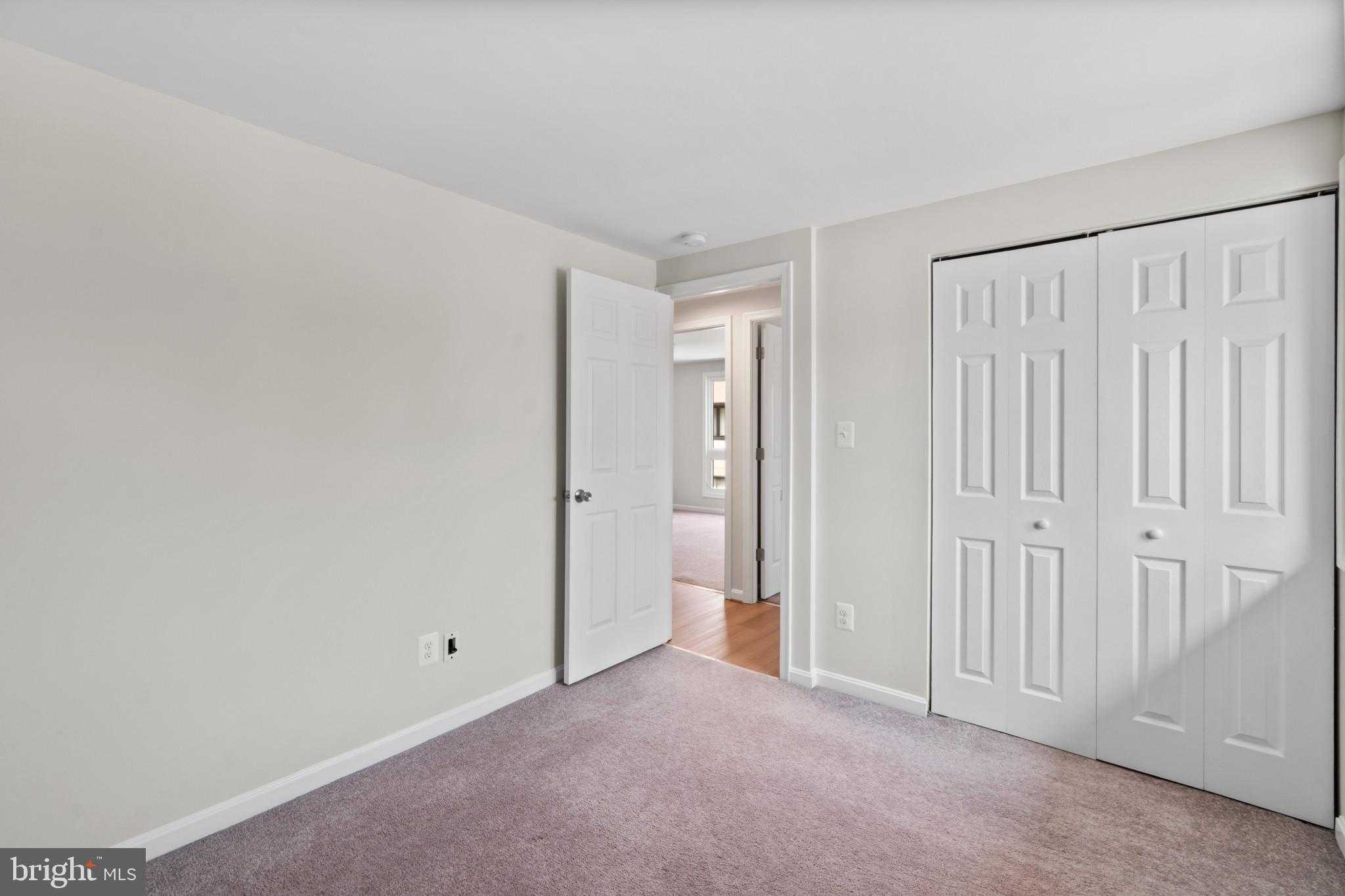 544 Glen CT photo 26