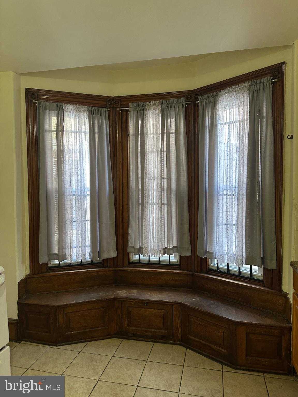 313 N 52nd St photo 37