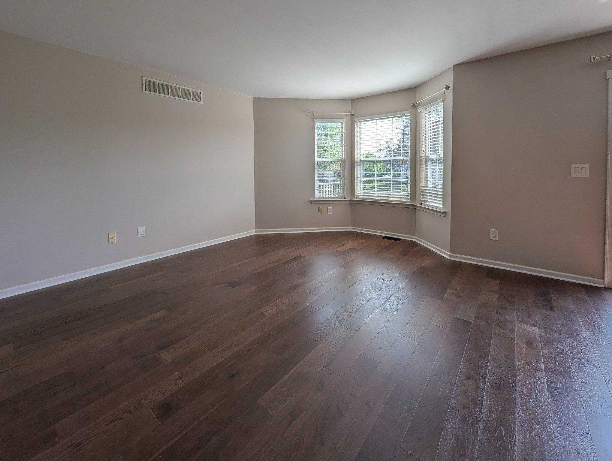 495 Berkshire Dr photo 9