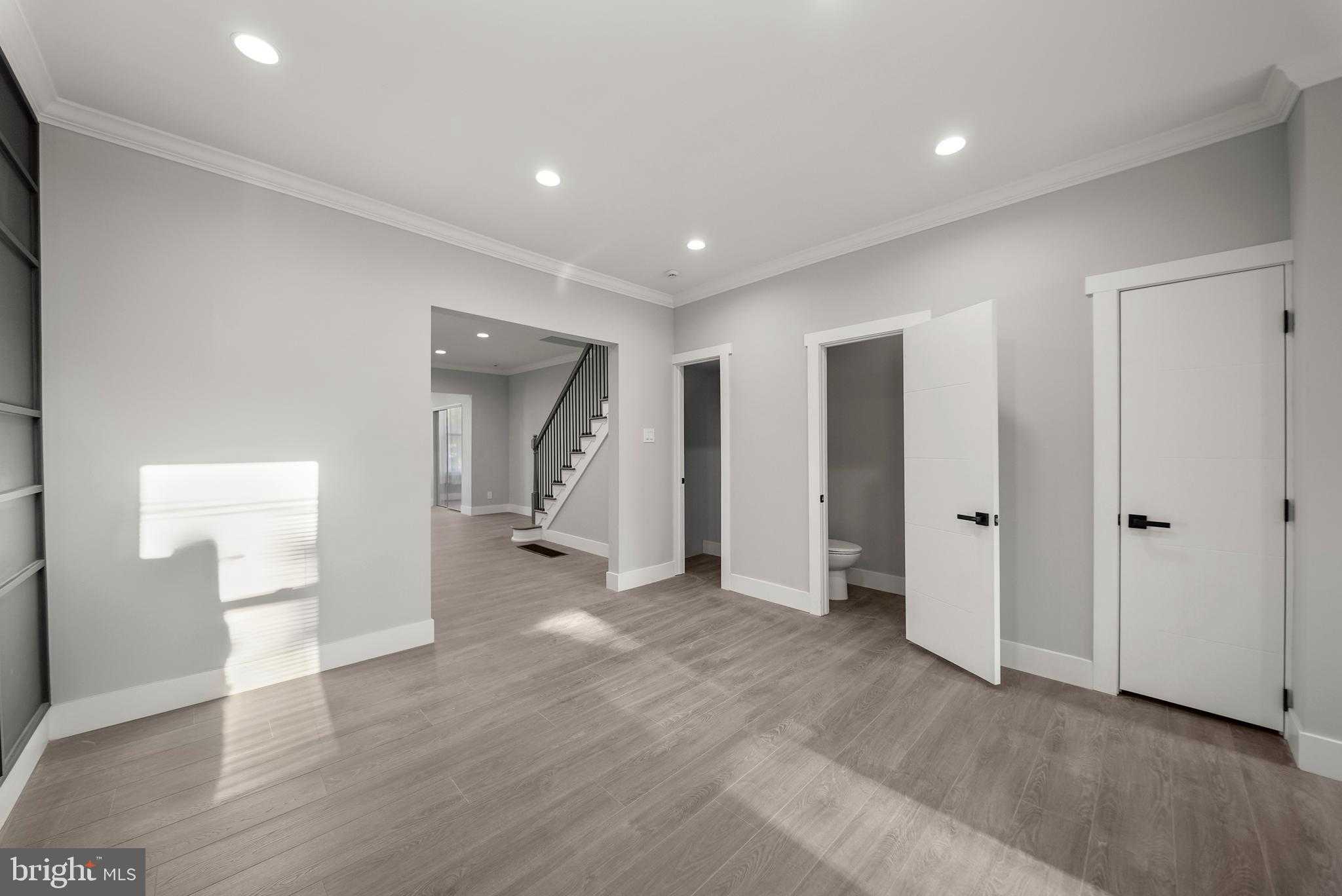 6203 N 17th St photo 13