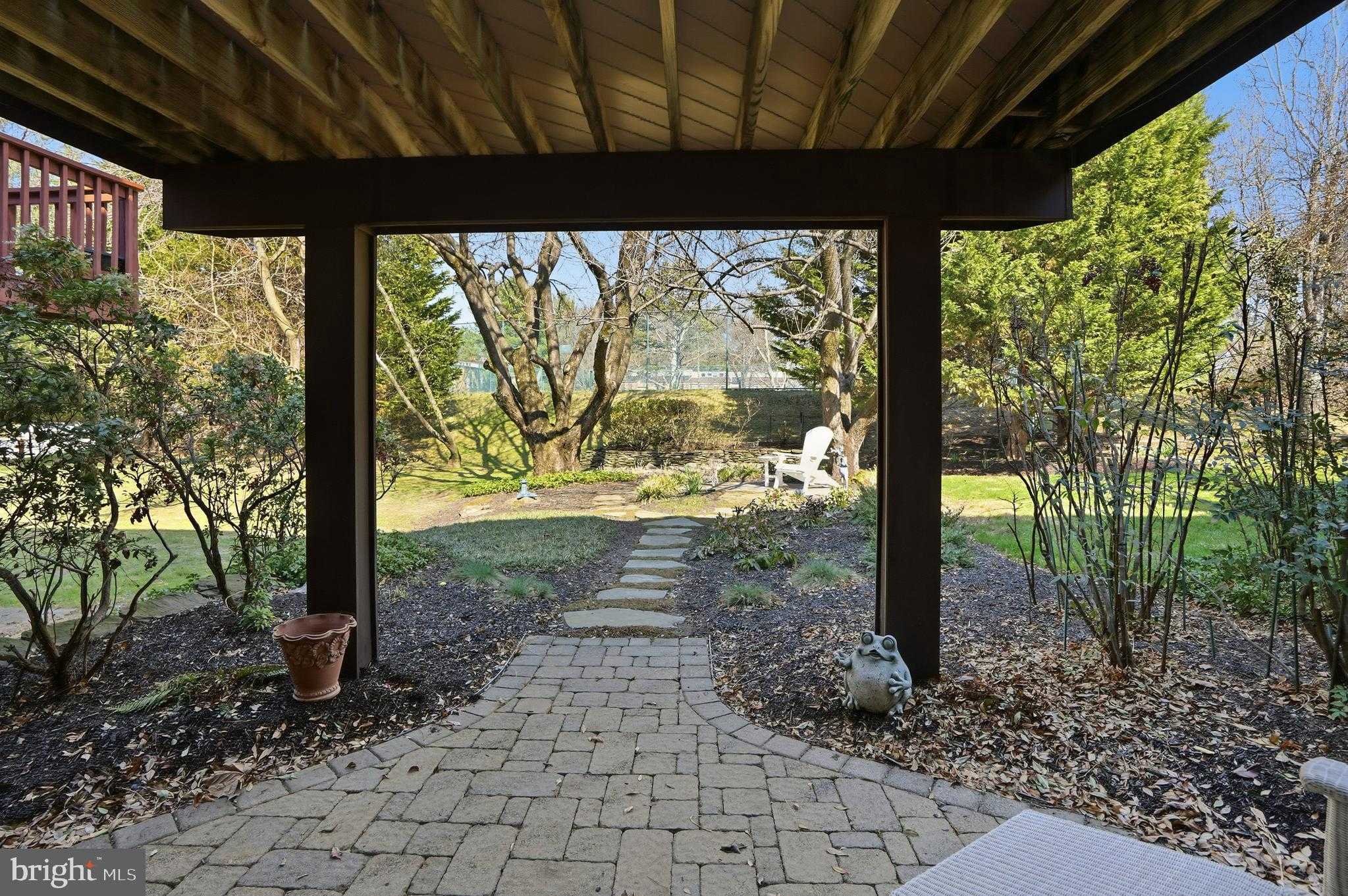 5 Columbine CT photo 37