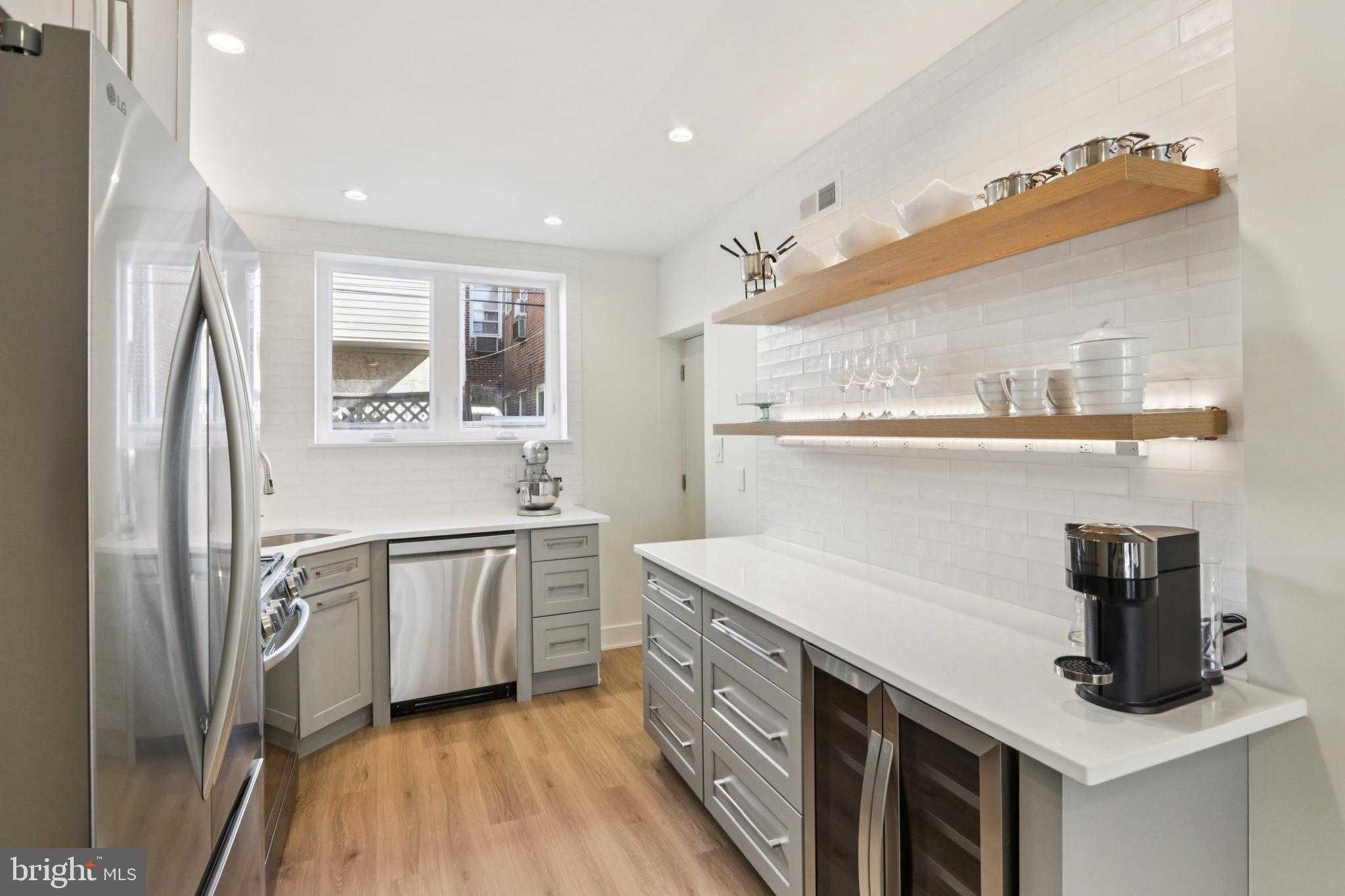 2441 S Clarion St photo 21