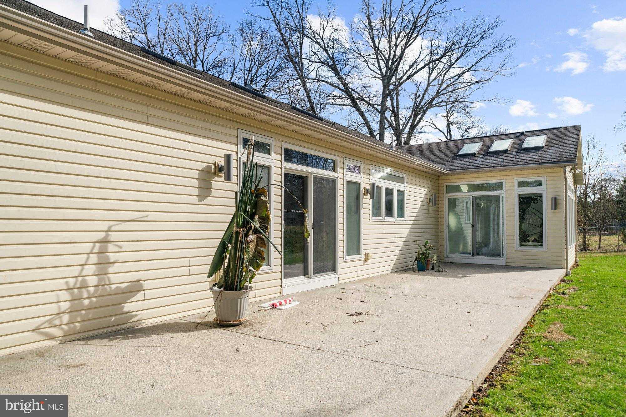 302 N Tulpehocken Rd photo 33