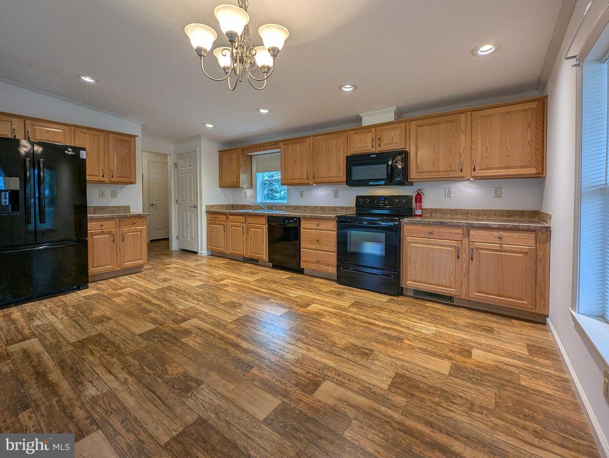 22 Holiday Ave photo 8