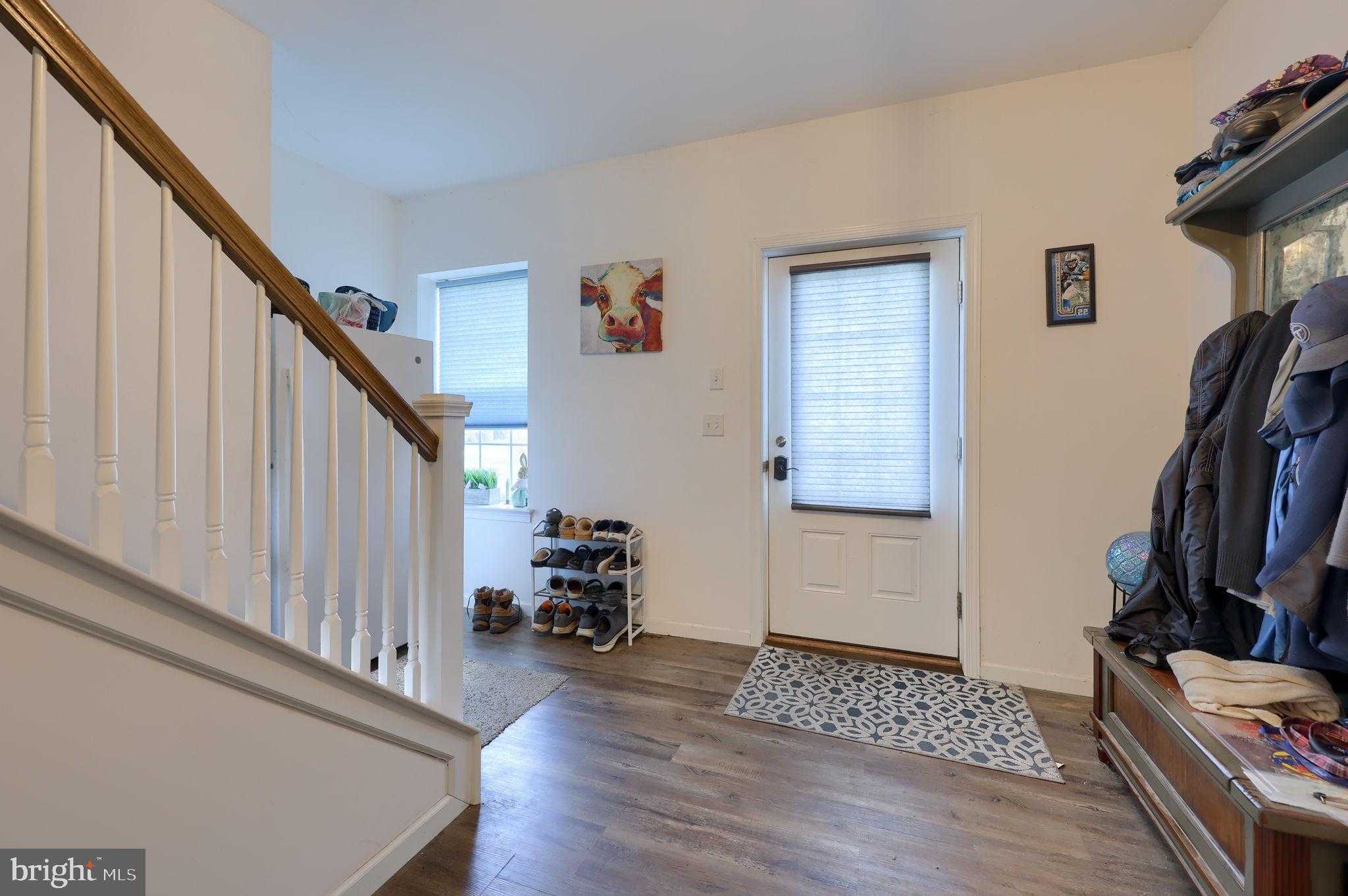 622 Enfield Dr photo 6