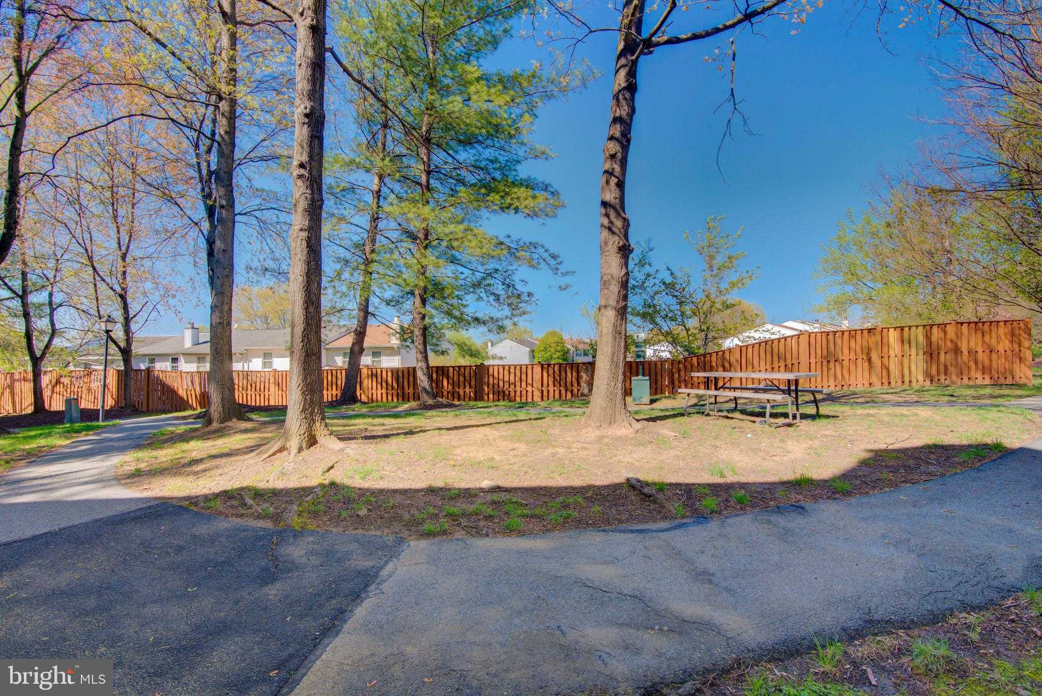 676 Gateway Dr SE photo 33