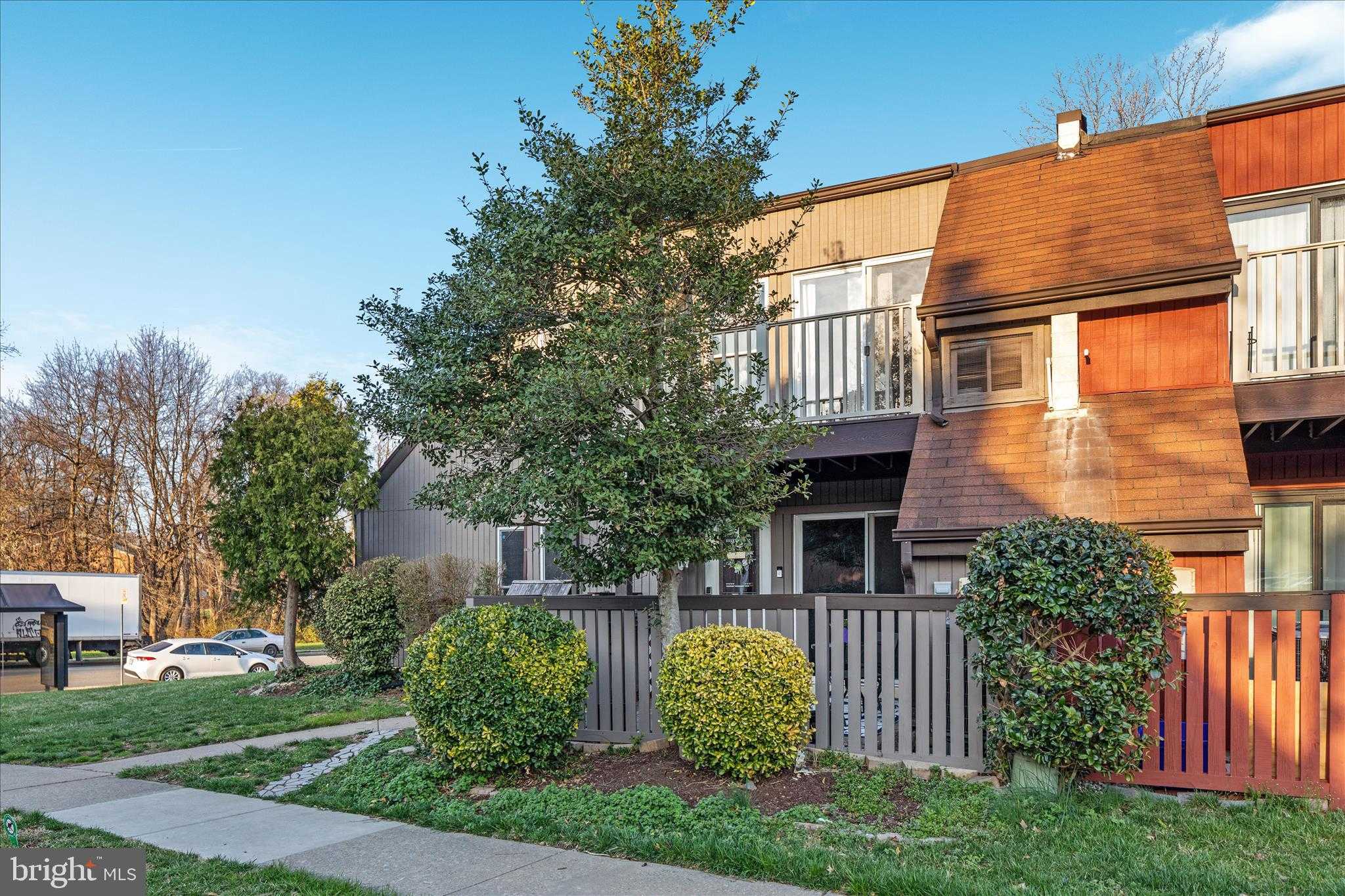 3948 Woodhue Pl photo 27