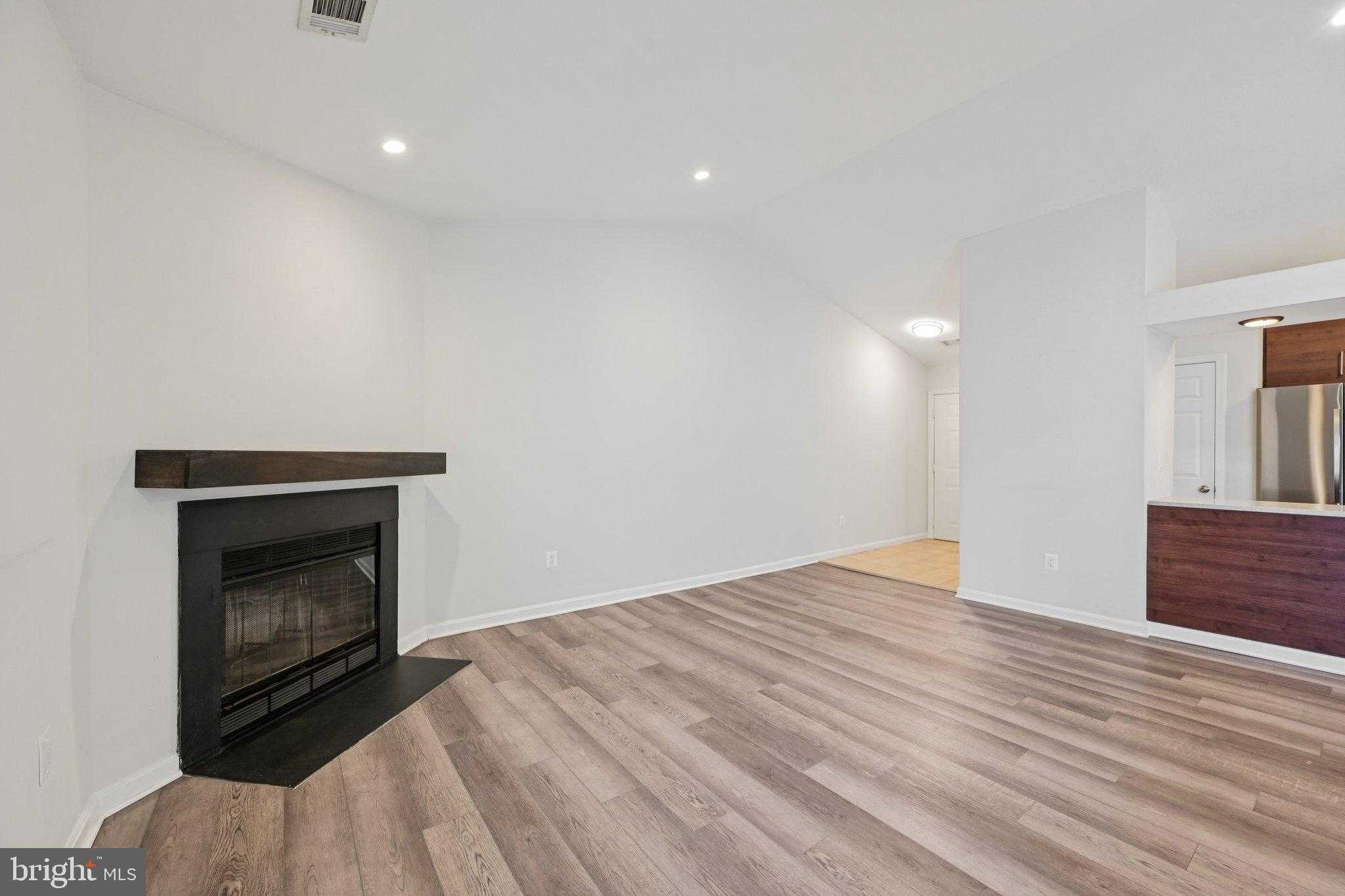 2104 Whitehall Rd Unit 2b photo 7