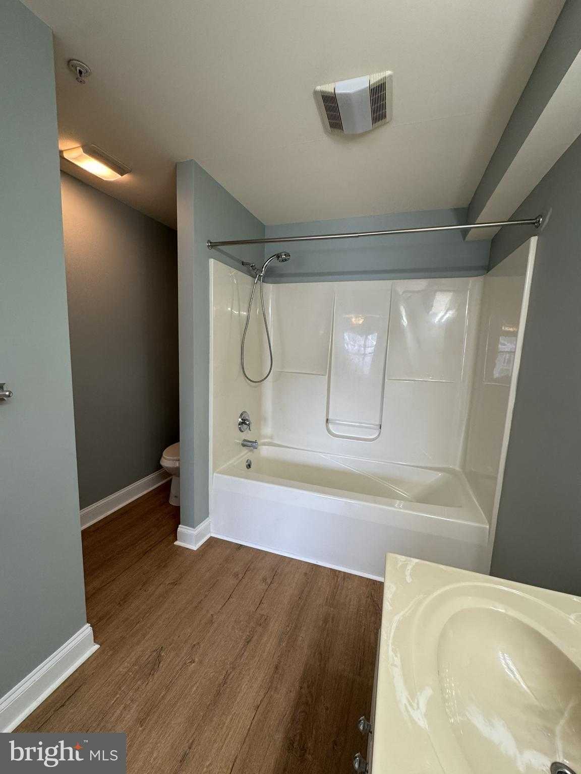 1433 Hidden Meadow Ln photo 25