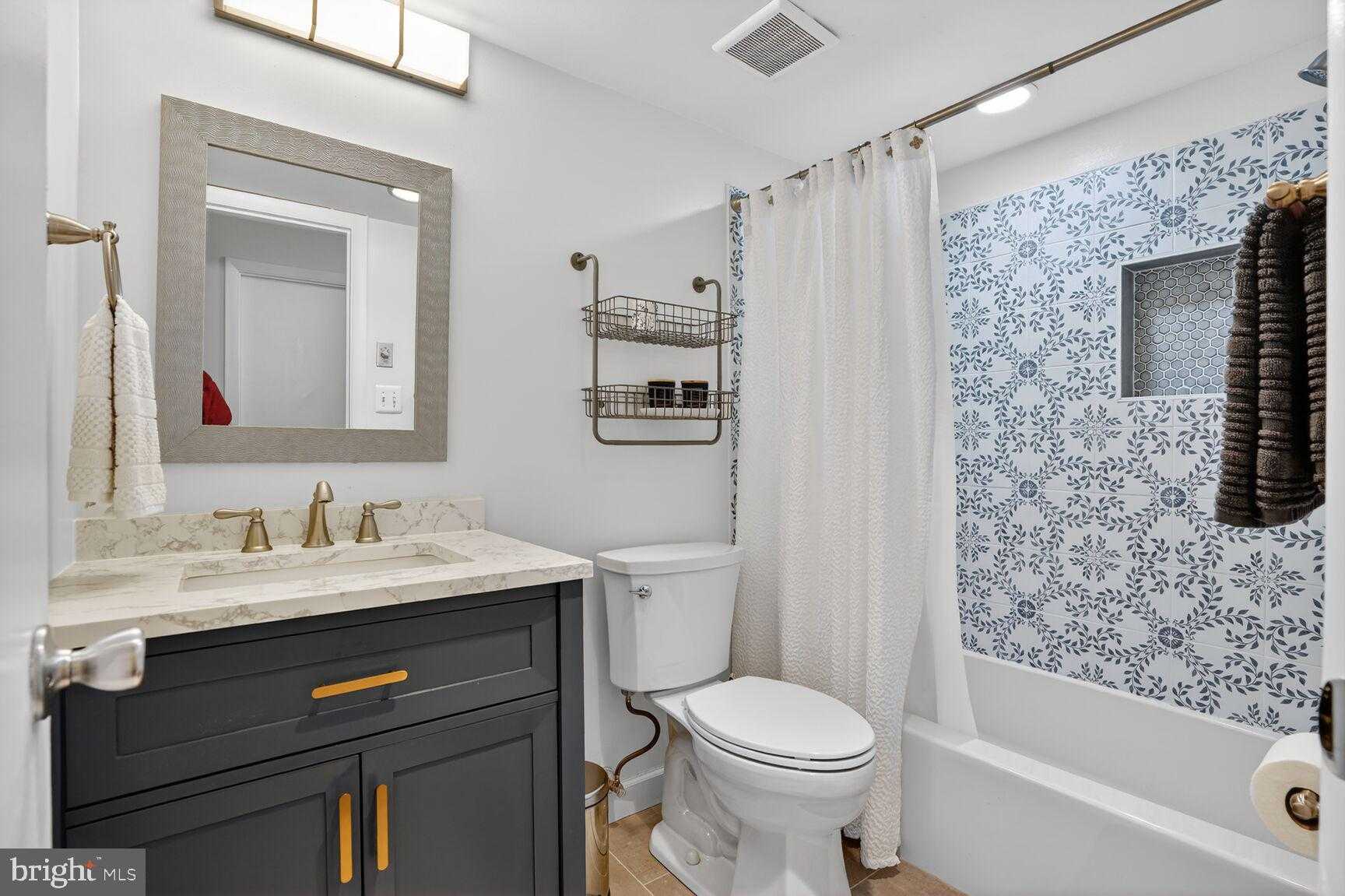 10200 Bushman Dr Apt 121 photo 12