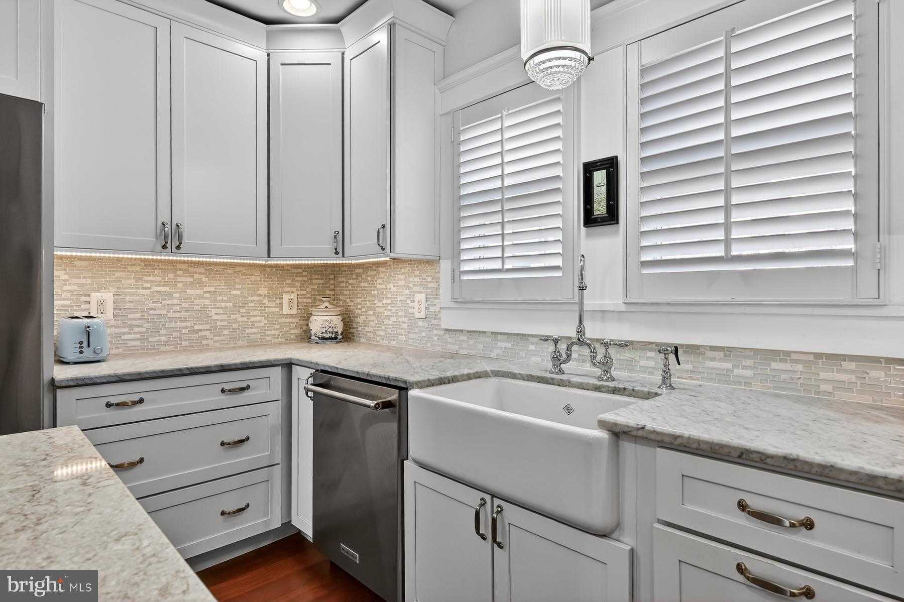 98 Duke Of Gloucester St photo 23