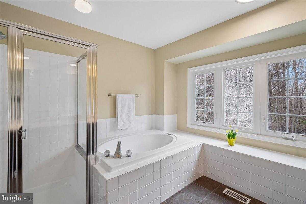 8010 Craddock Rd photo 32