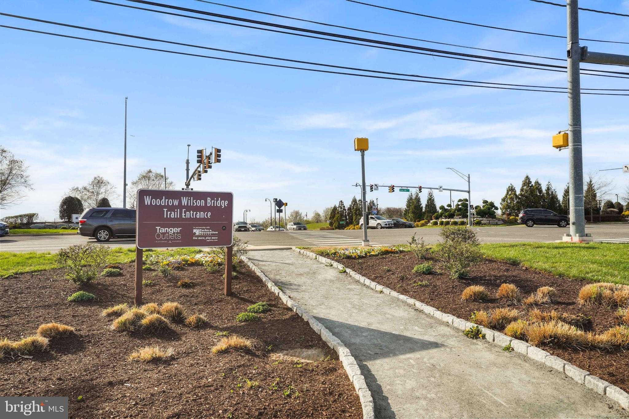 1400 Iverson St photo 16