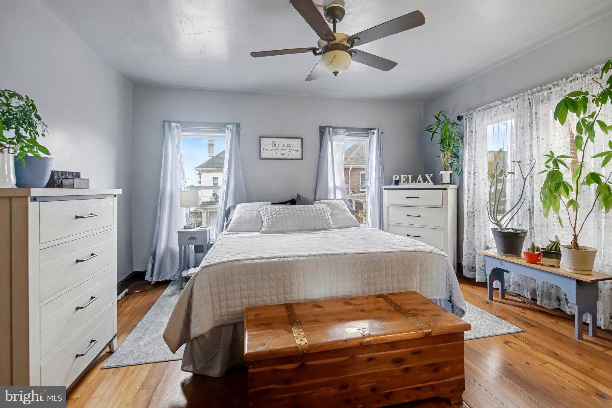 545 N Mulberry St photo 16