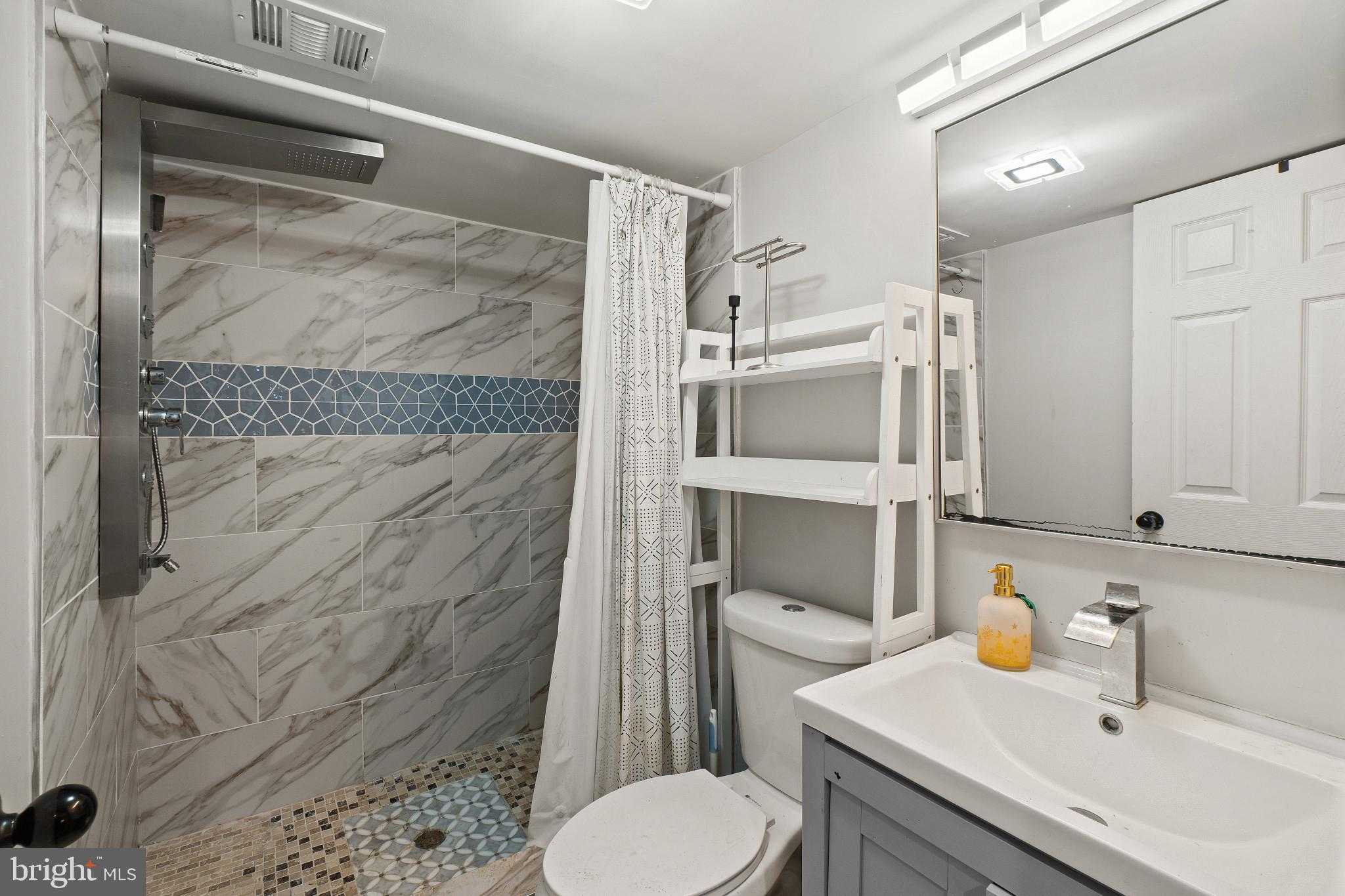 109 Herbert CT photo 23