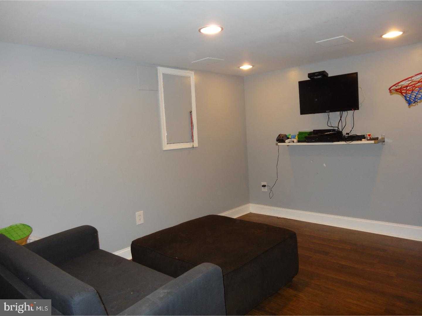 310 Ripka St photo 13