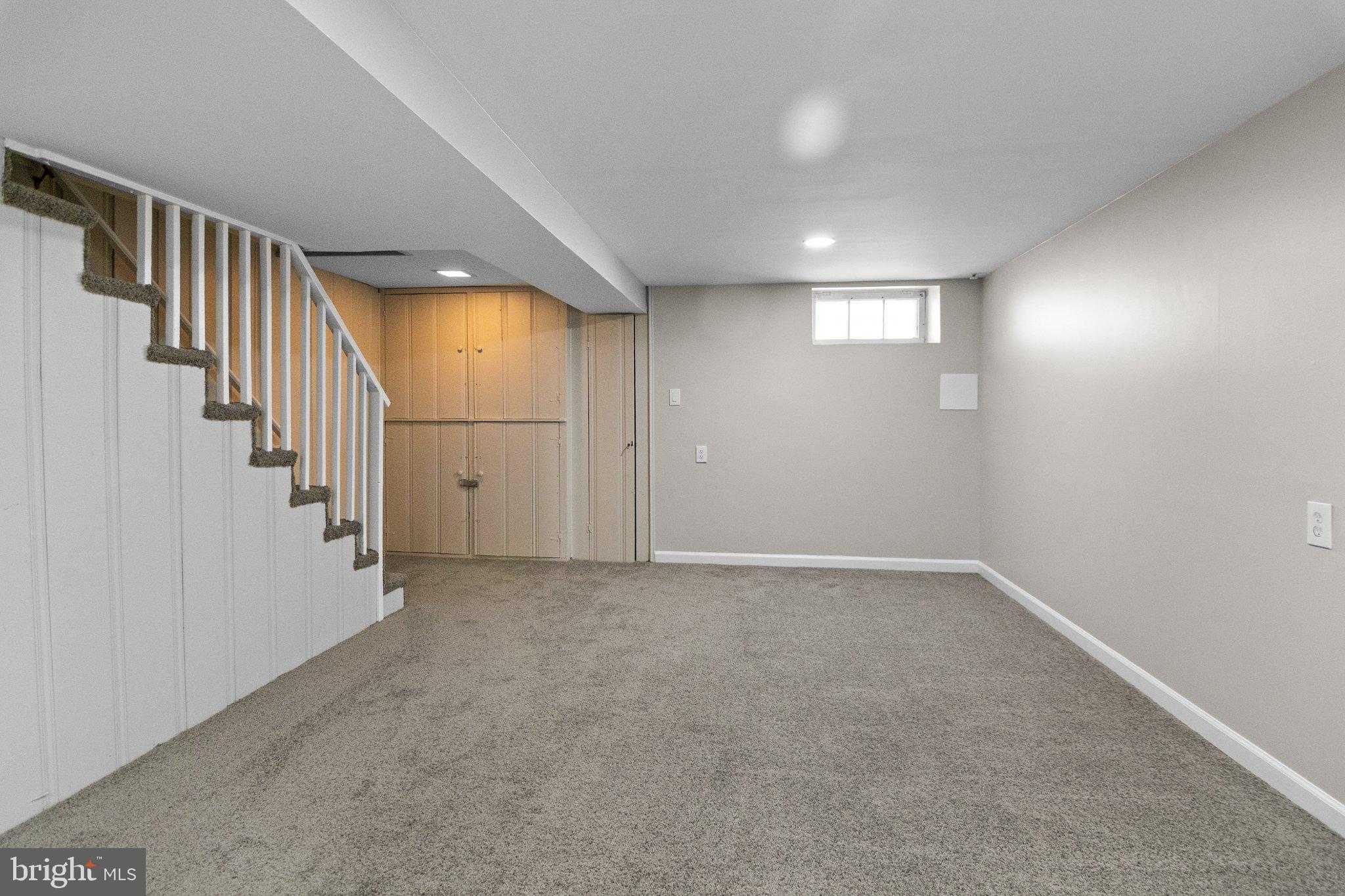 6929 Bank St photo 22