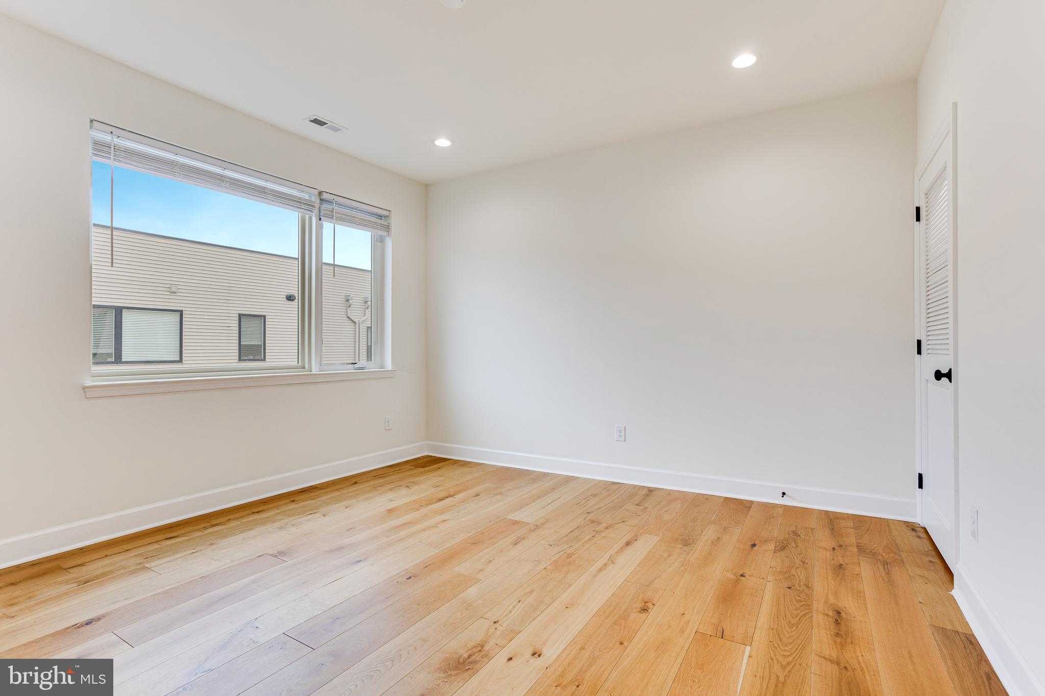 2010 N 5th St # 2c photo 11