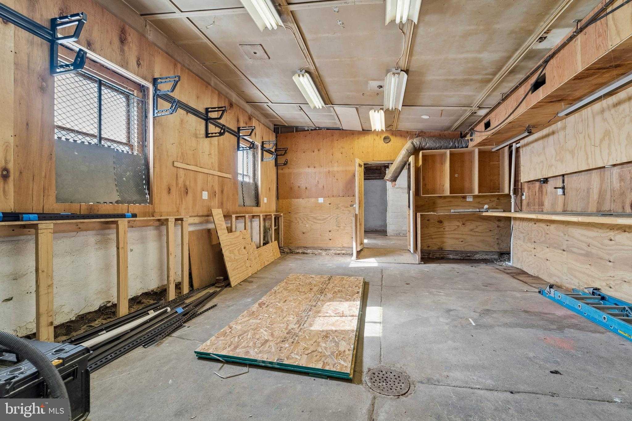 3947 Mary St photo 24