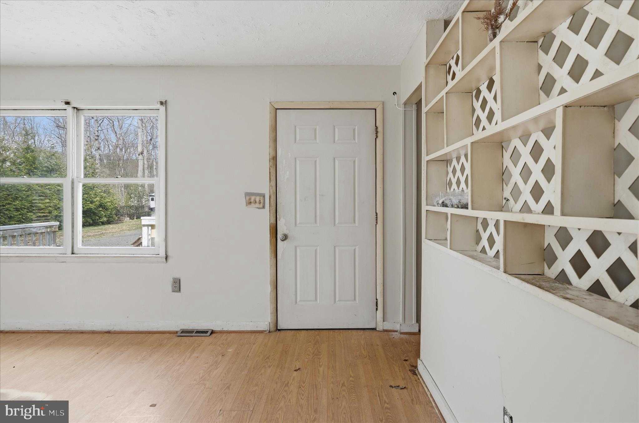 397 White Oak Ln photo 8